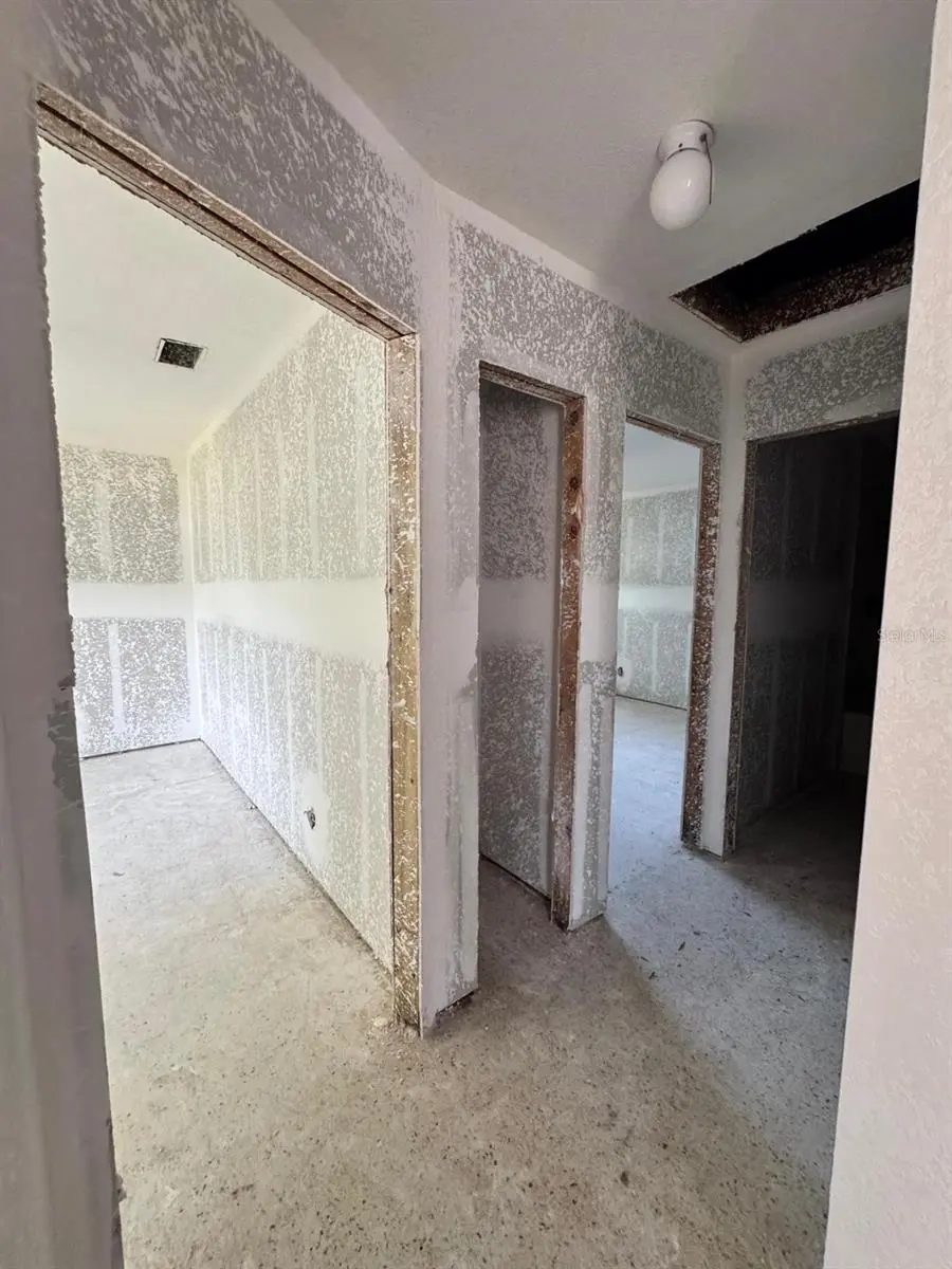 4990 VENETIAN BOULEVARD NE, ST PETERSBURG, FL, photo 11 of 24
