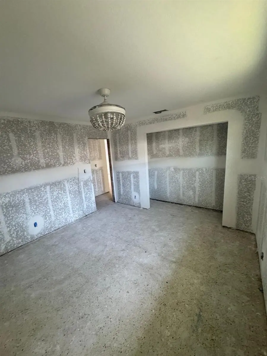 4990 VENETIAN BOULEVARD NE, ST PETERSBURG, FL, photo 23 of 24
