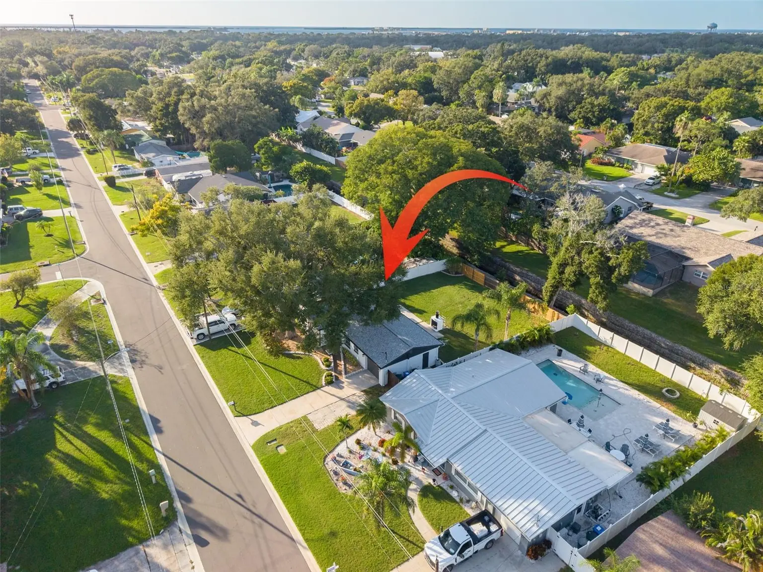 2020 VALLEY DRIVE, DUNEDIN, FL, photo 2 of 35