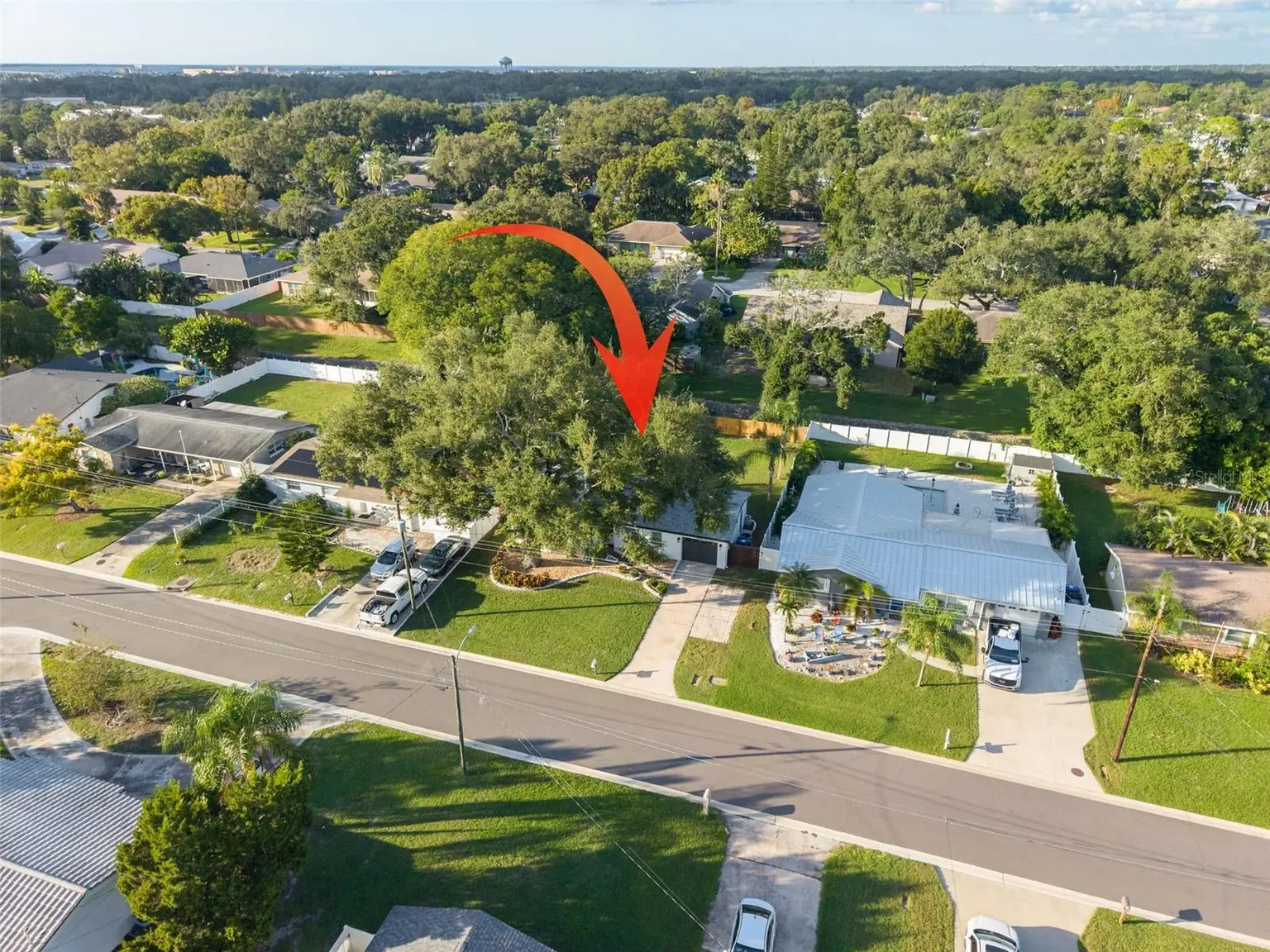 2020 VALLEY DRIVE, DUNEDIN, FL, photo 3 of 35