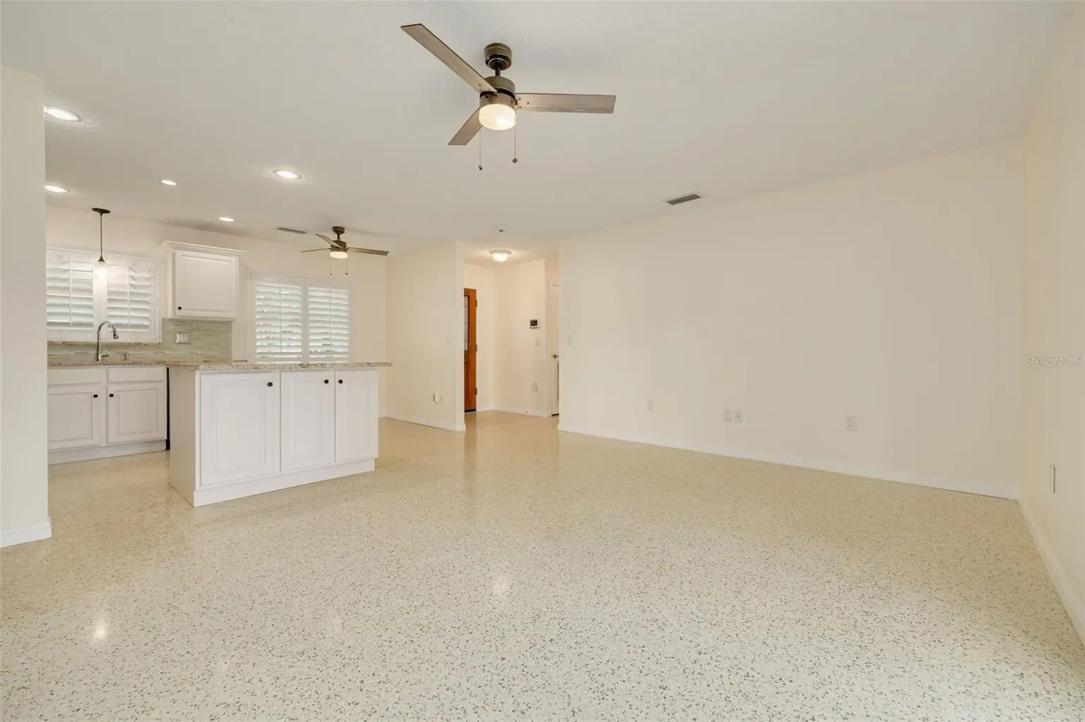 2020 VALLEY DRIVE, DUNEDIN, FL, photo 12 of 35