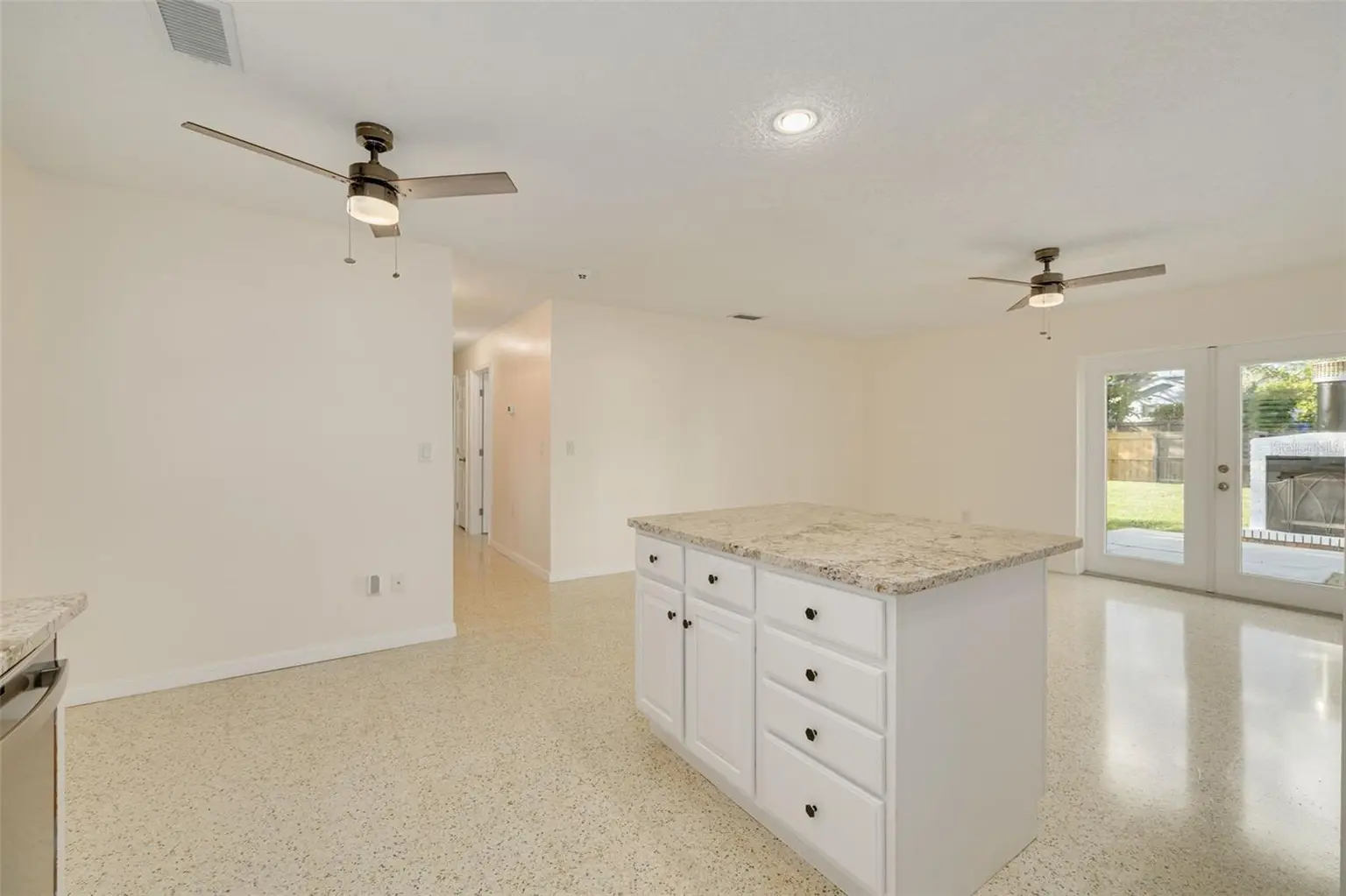 2020 VALLEY DRIVE, DUNEDIN, FL, photo 15 of 35