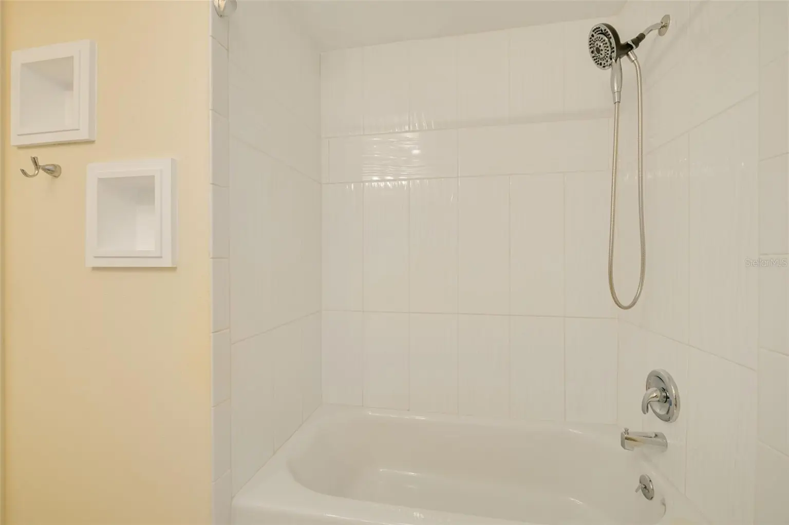 2020 VALLEY DRIVE, DUNEDIN, FL, photo 28 of 35