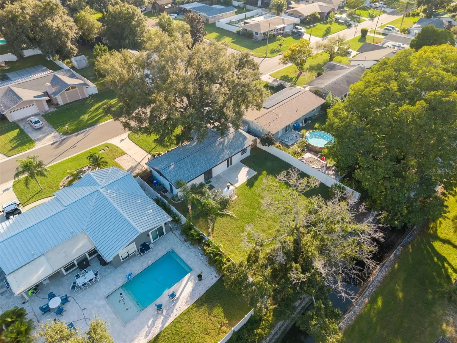 2020 VALLEY DRIVE, DUNEDIN, FL, photo 31 of 35