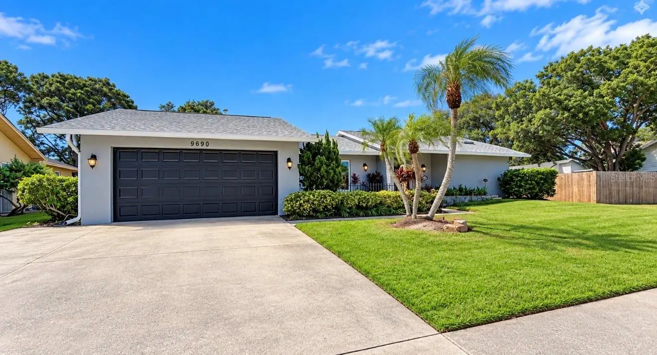 9690 LEEWARD AVENUE, LARGO, FL, photo 4 of 75