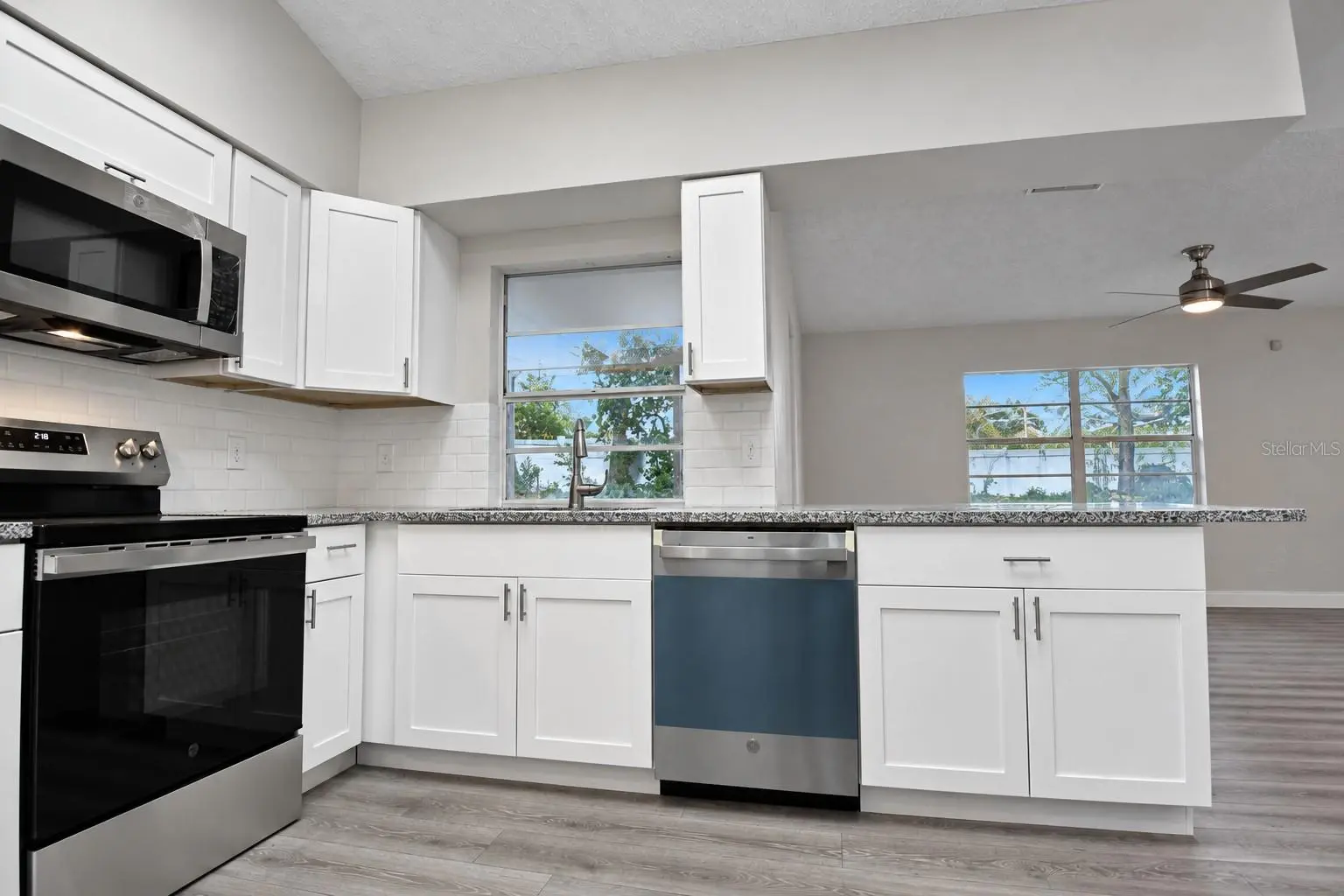8402 ROYAL HART DRIVE, NEW PORT RICHEY, FL, photo 6 of 32