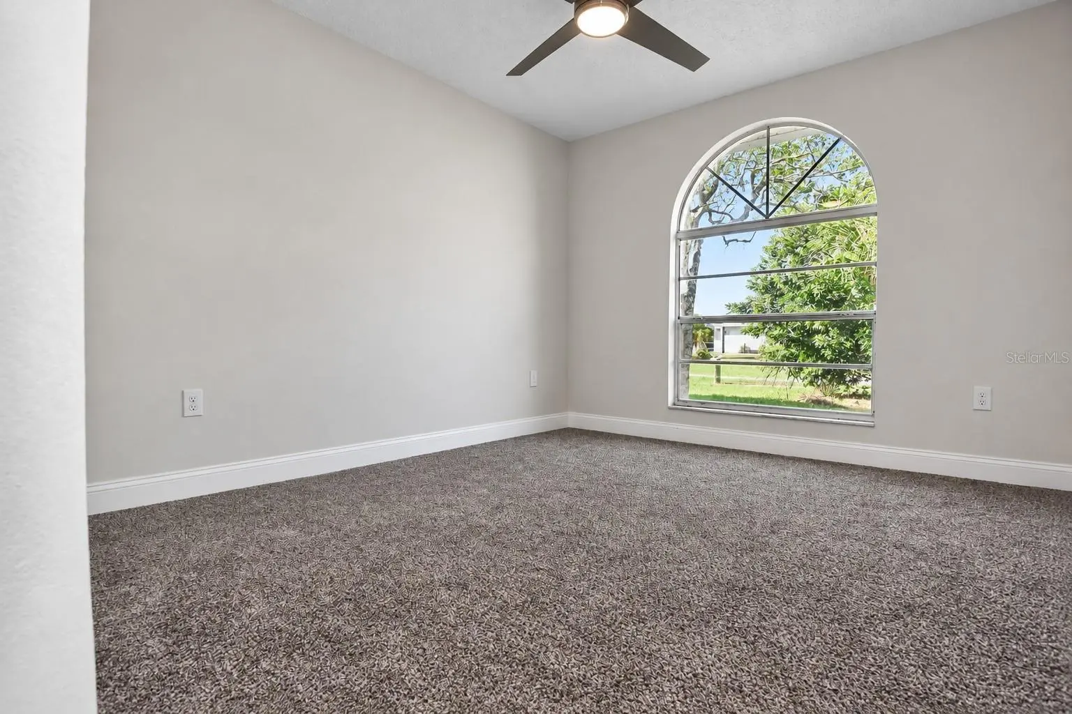 8402 ROYAL HART DRIVE, NEW PORT RICHEY, FL, photo 18 of 32
